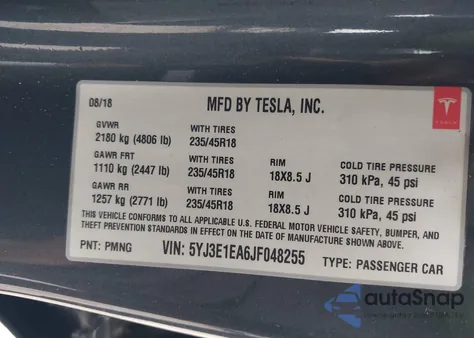2018 Tesla Model 3 Long Range/Mid Range z USA, uszkodzony, nr VIN 5YJ3E1EA6JF048255